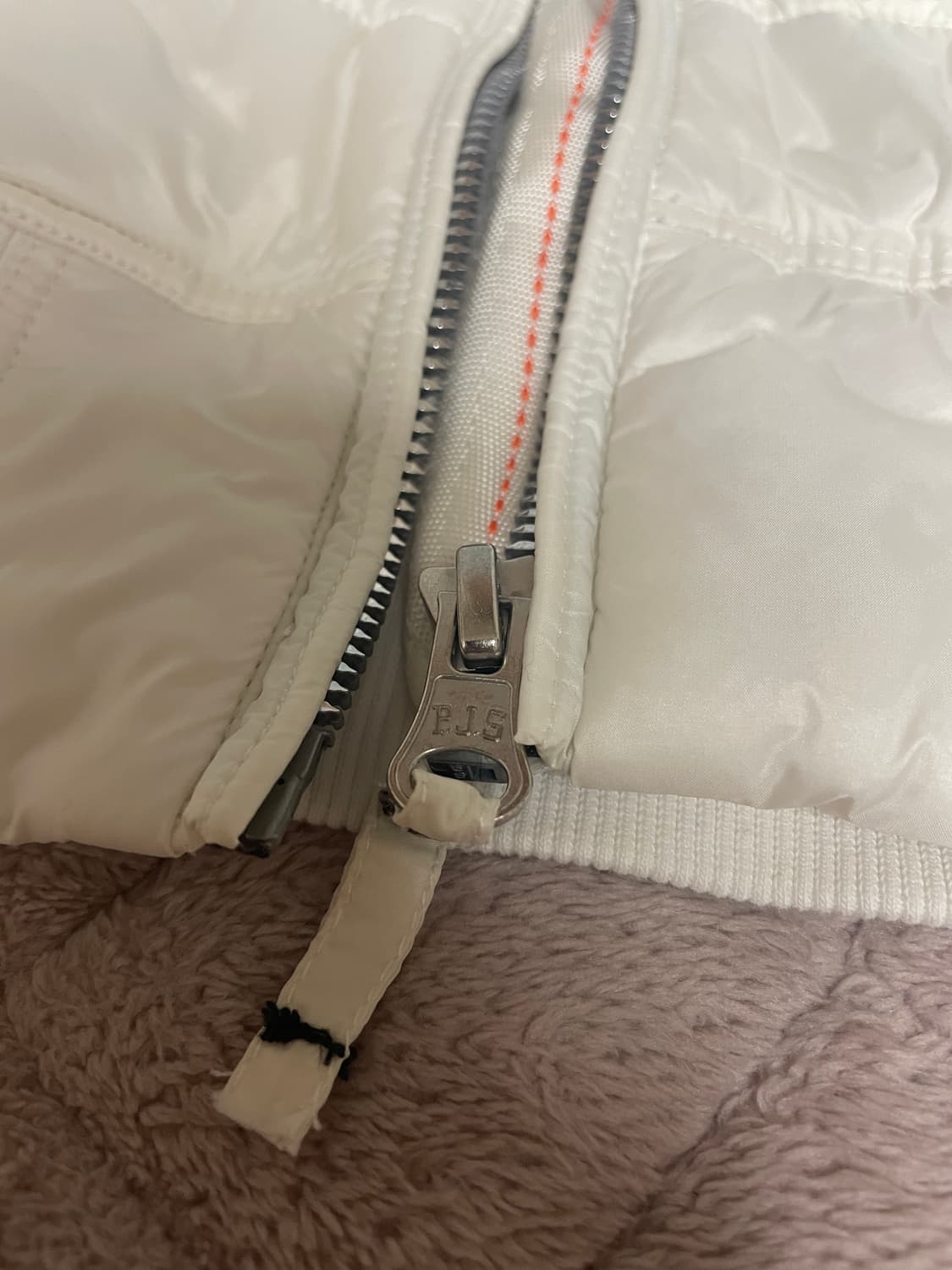 파라점퍼스 경량패딩 화이트 M 상품이미지4