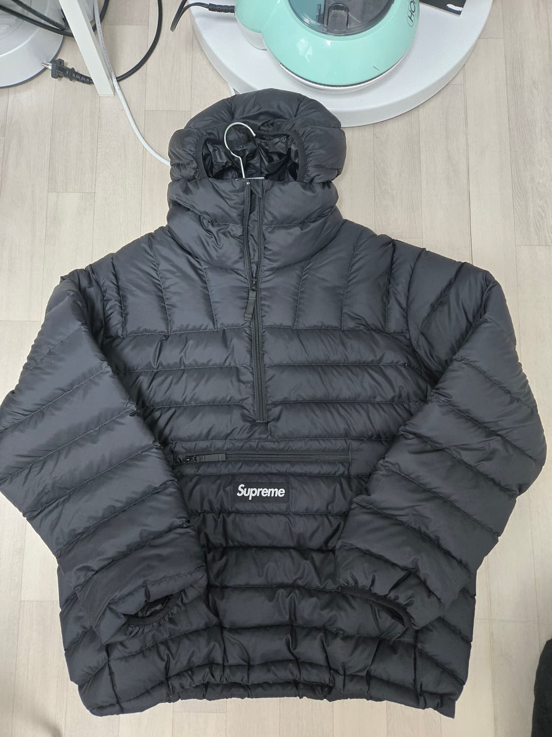 슈프림 마이크로다운 m사이즈 25fw 상품이미지1