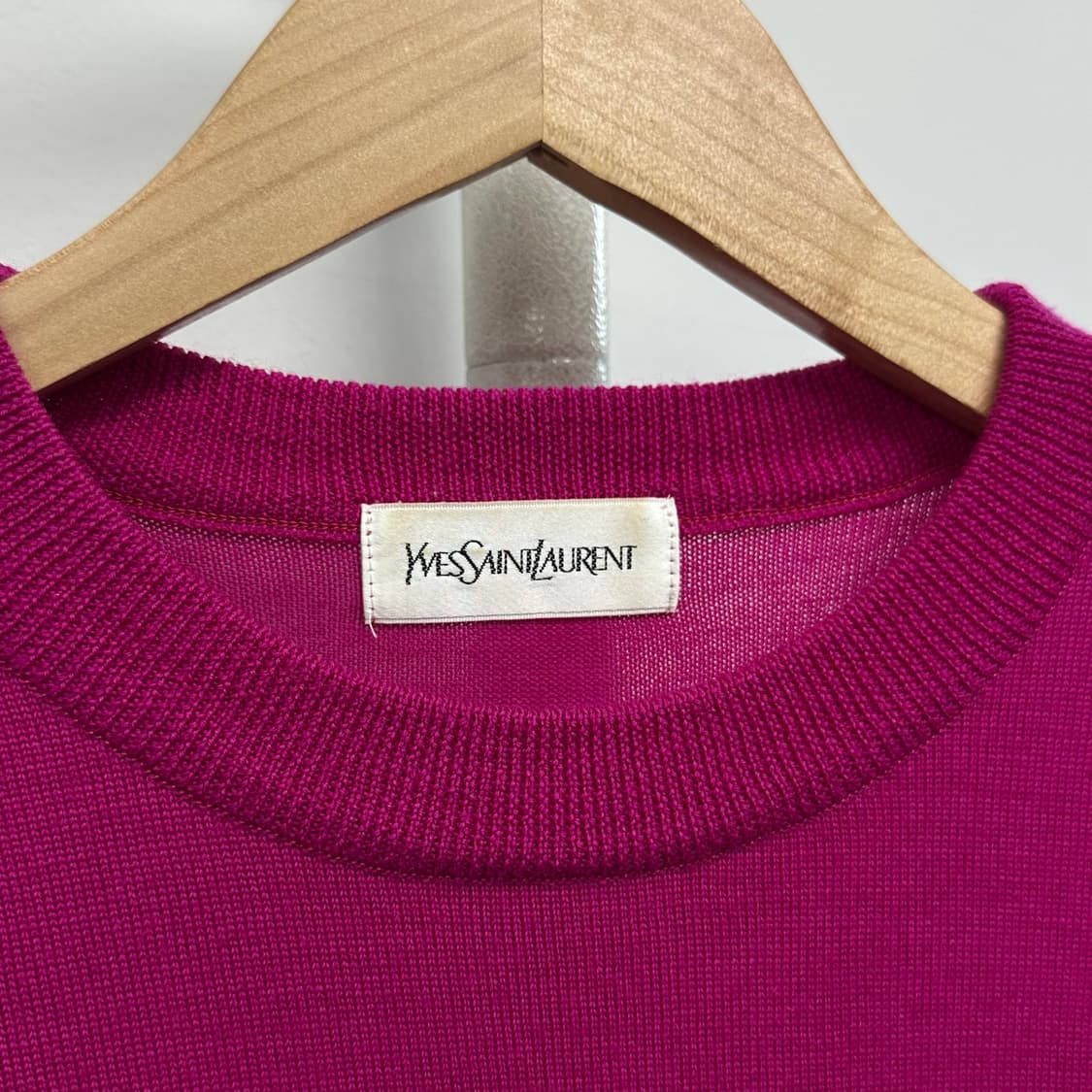 입생로랑 비즈 로고 니트 상품이미지6