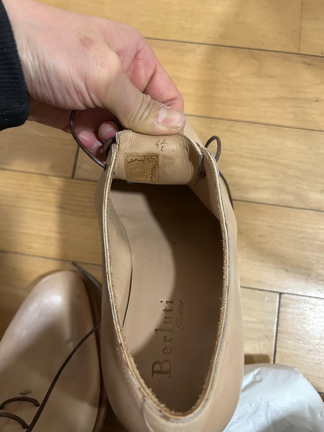 (정품) 벨루티 남성 더비 슈즈 베이지 상품이미지4