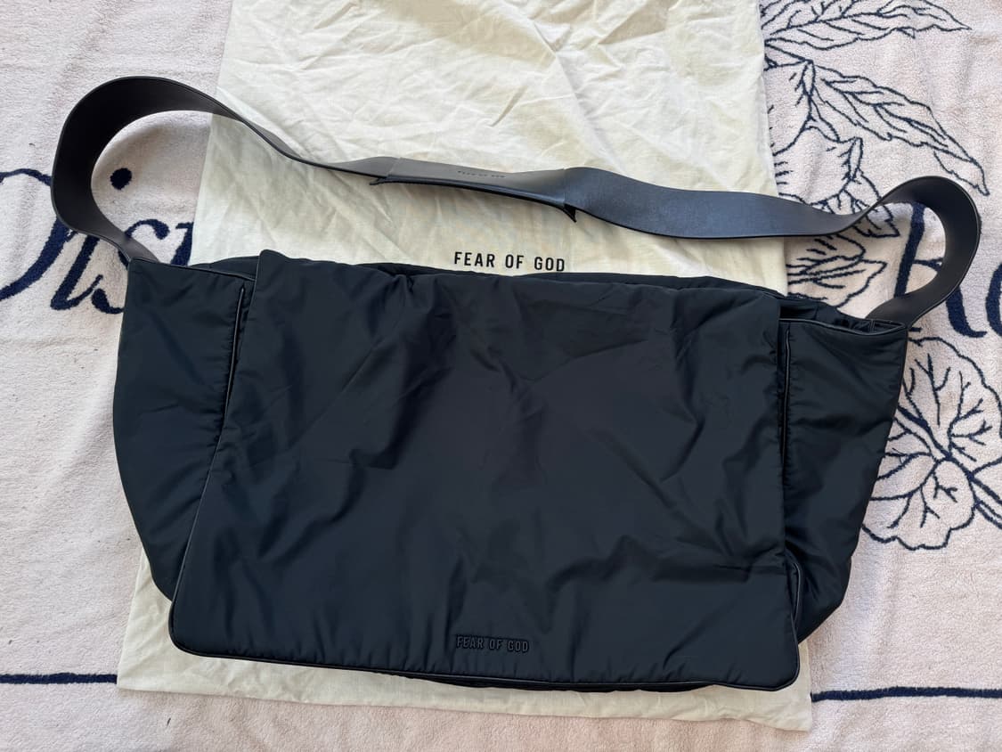 피어오브갓 7th 뉴스페이퍼 백 블랙 나일론 FEAR OF GOD SEV 상품이미지2