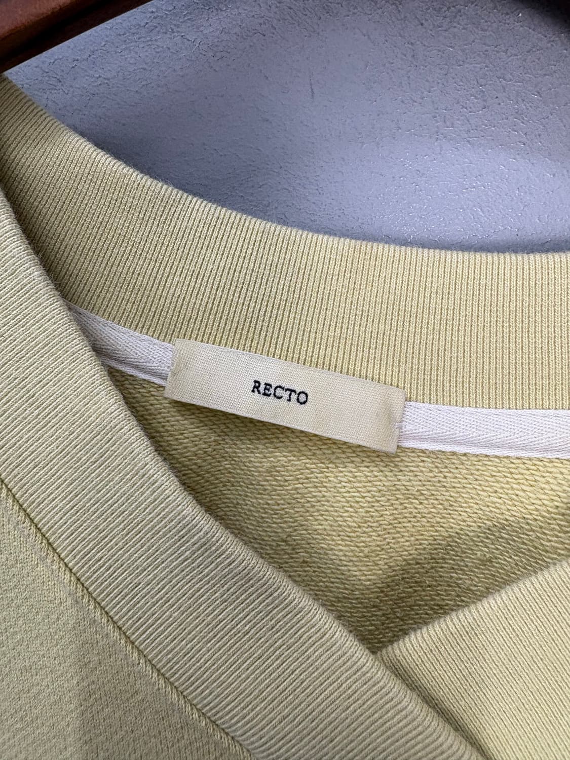 렉토 시그니처로고 브이넥 스웨트셔츠 A3034 상품이미지5