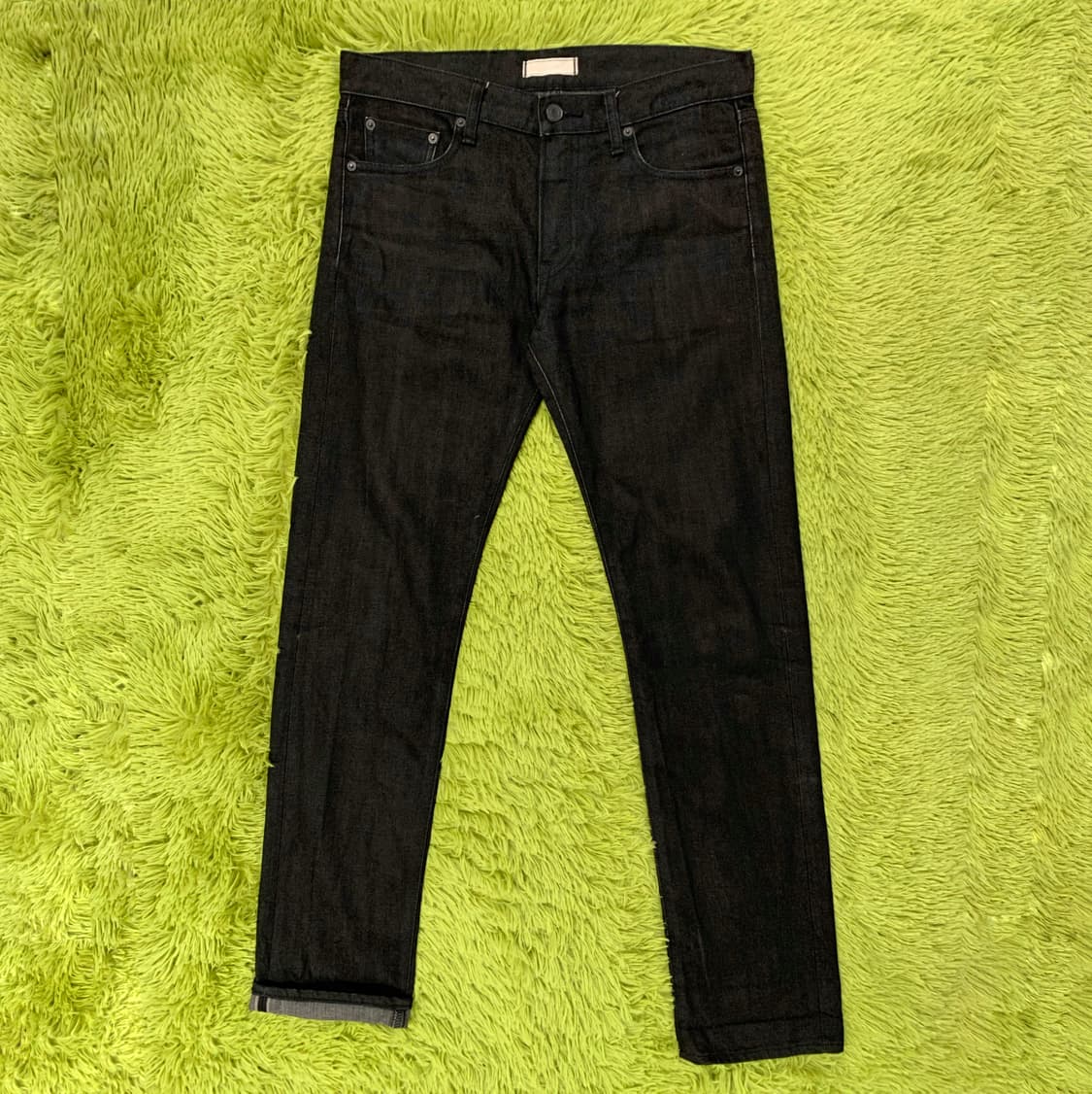 [34] 유니클로 테이퍼드핏 셀비지 블랙진 상품이미지3