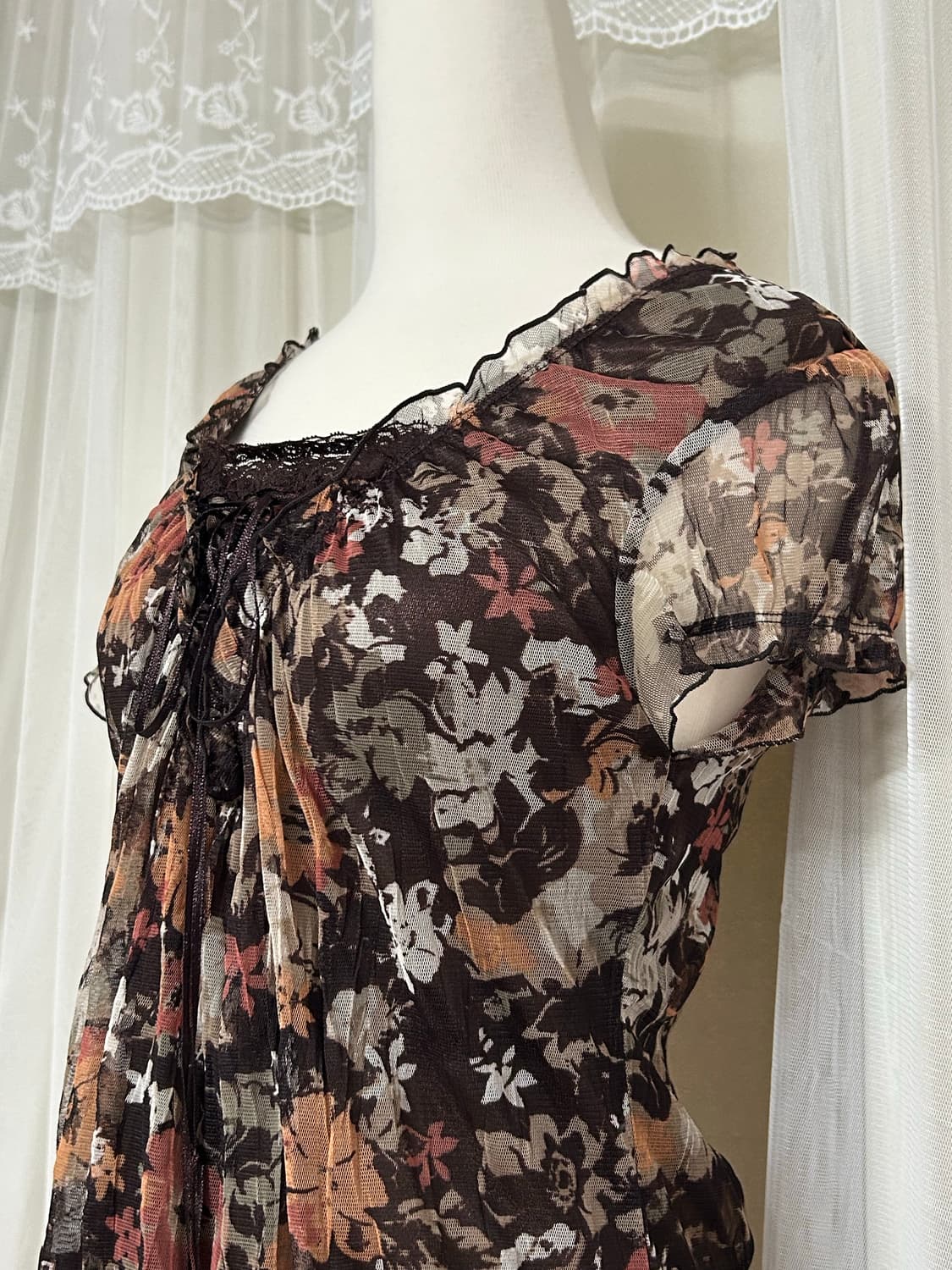 초코브라운 오리엔탈 플로럴 아일렛 탑 로사체리맛 상품이미지2