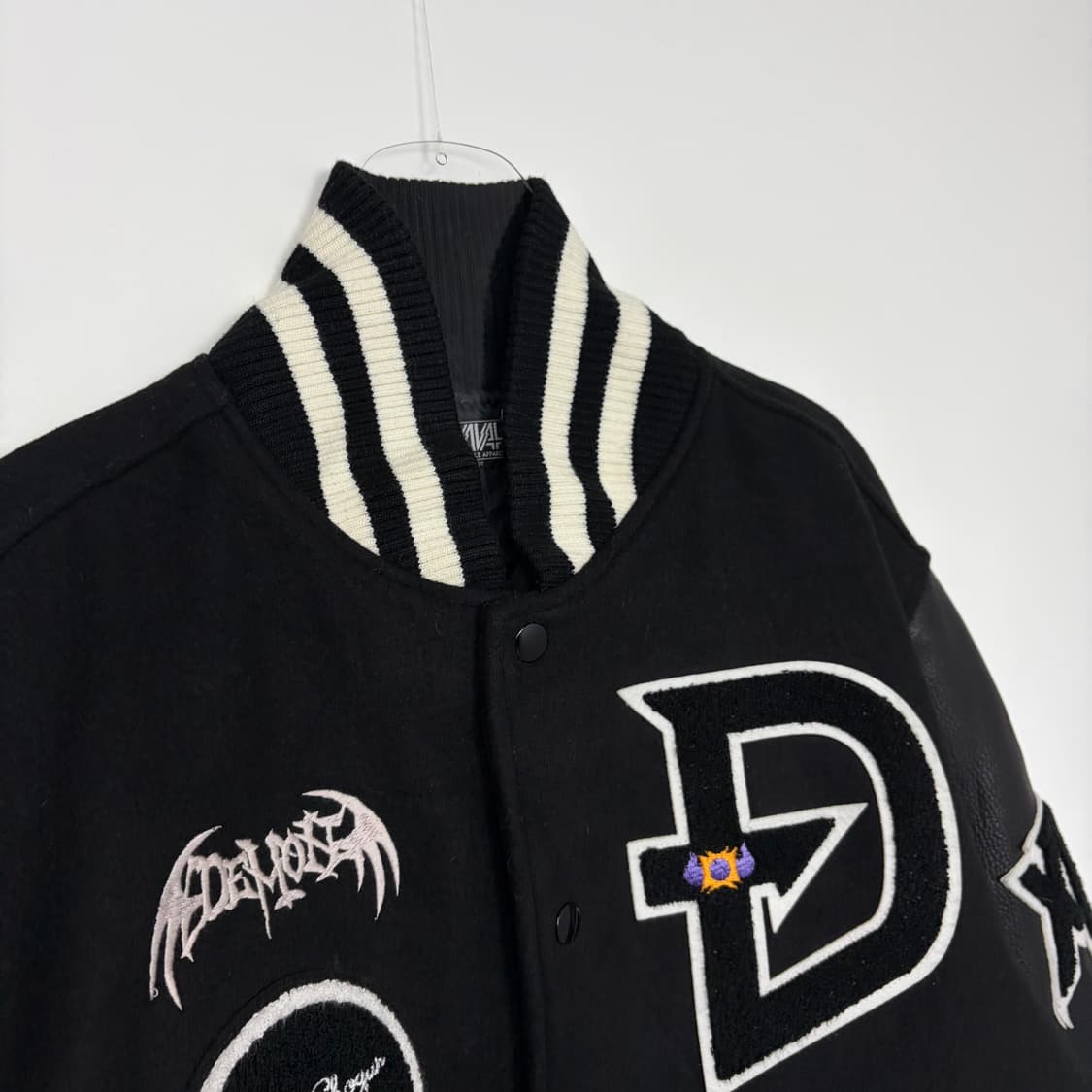 근육맨 작가 일러스트 가죽 바시티 자켓 상품이미지2