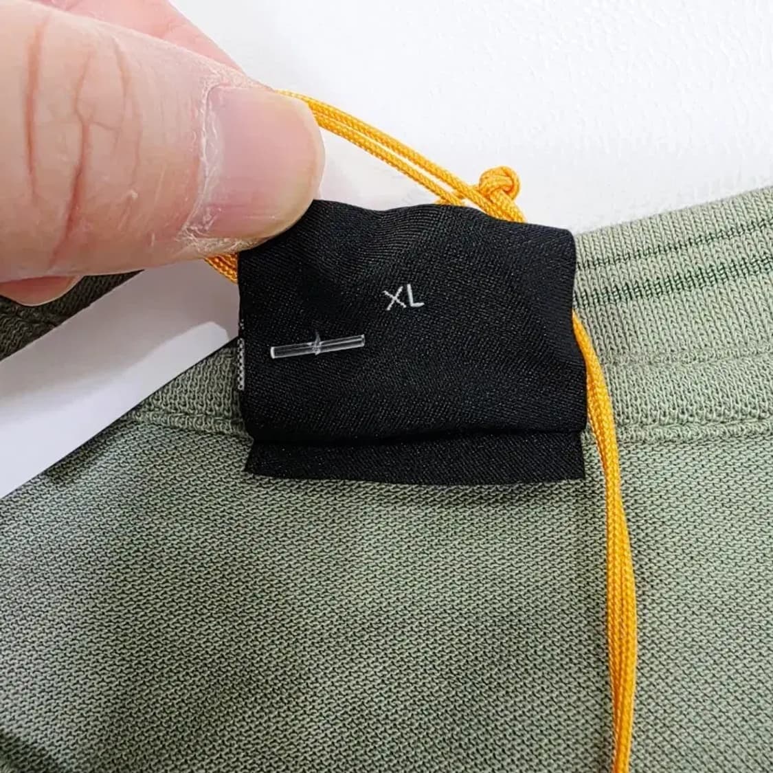 (새상품) BOSS 휴고보스 반팔티 XL 카키 상품이미지9