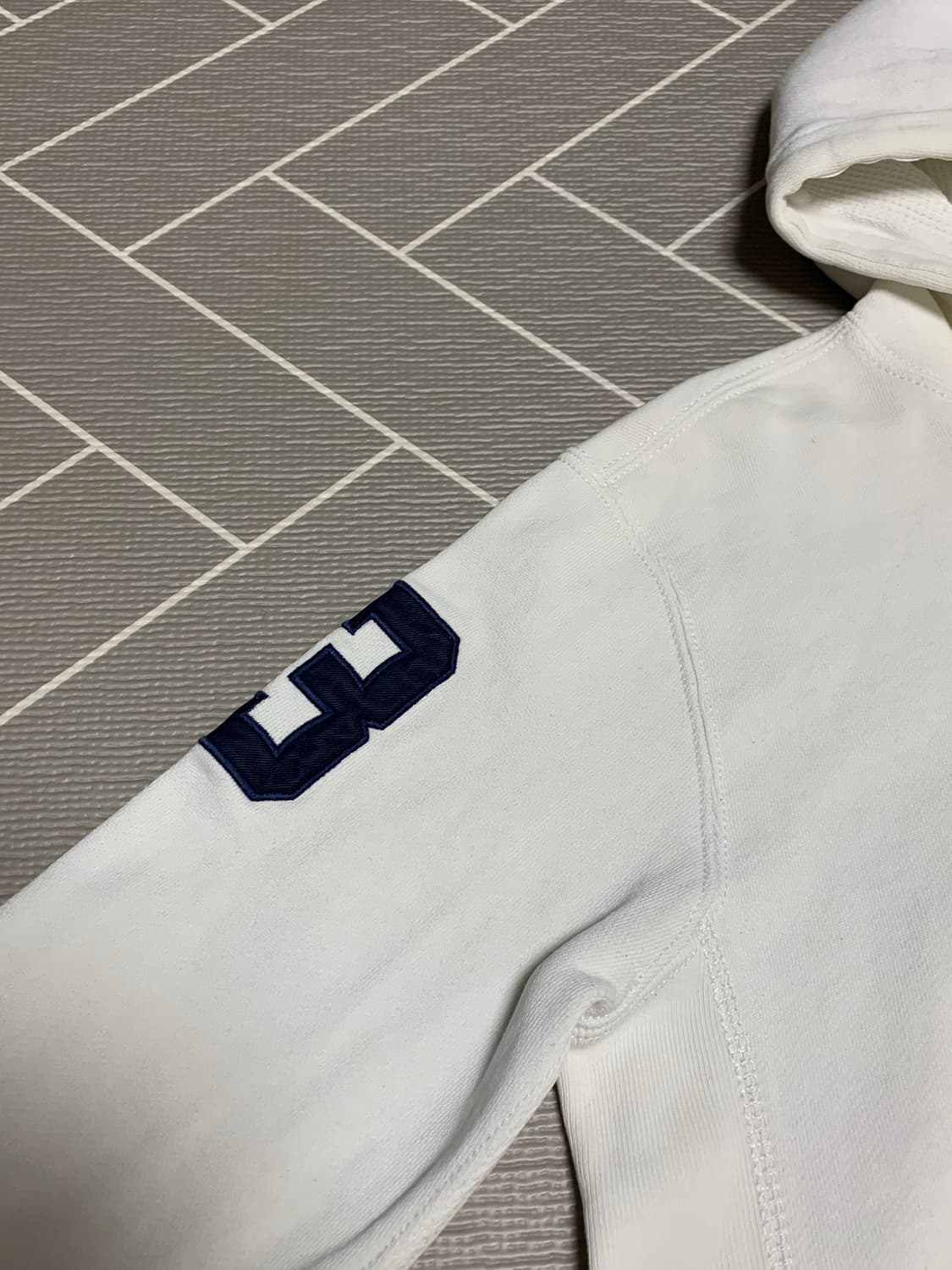 폴로 빅포니 후드티 화이트 상품이미지3