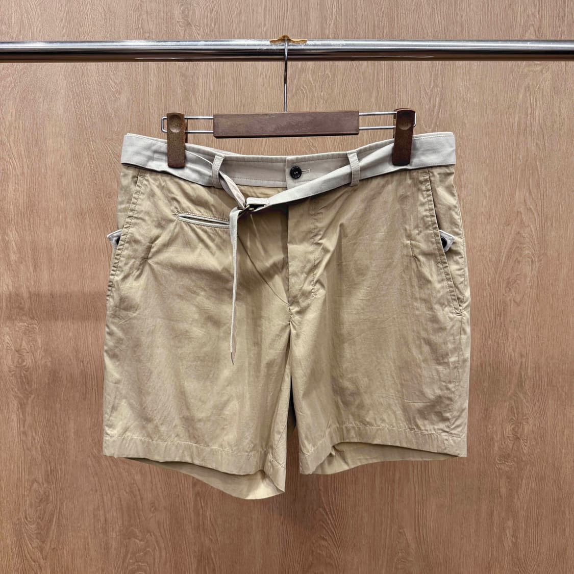 입생로랑 버뮤다 하프팬츠 D링 벨트 디테일 하이웨스트 베이지 상품이미지2