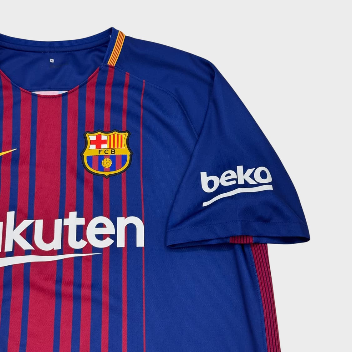 17-18 바르셀로나 홈 No.8 안드레스 이니에스타 상품이미지5