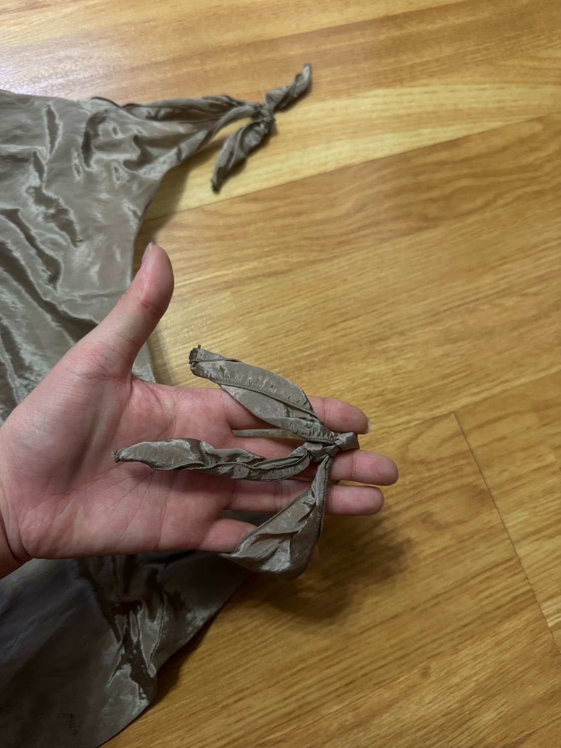 아모멘토 실키 롱 드레스 상품이미지2