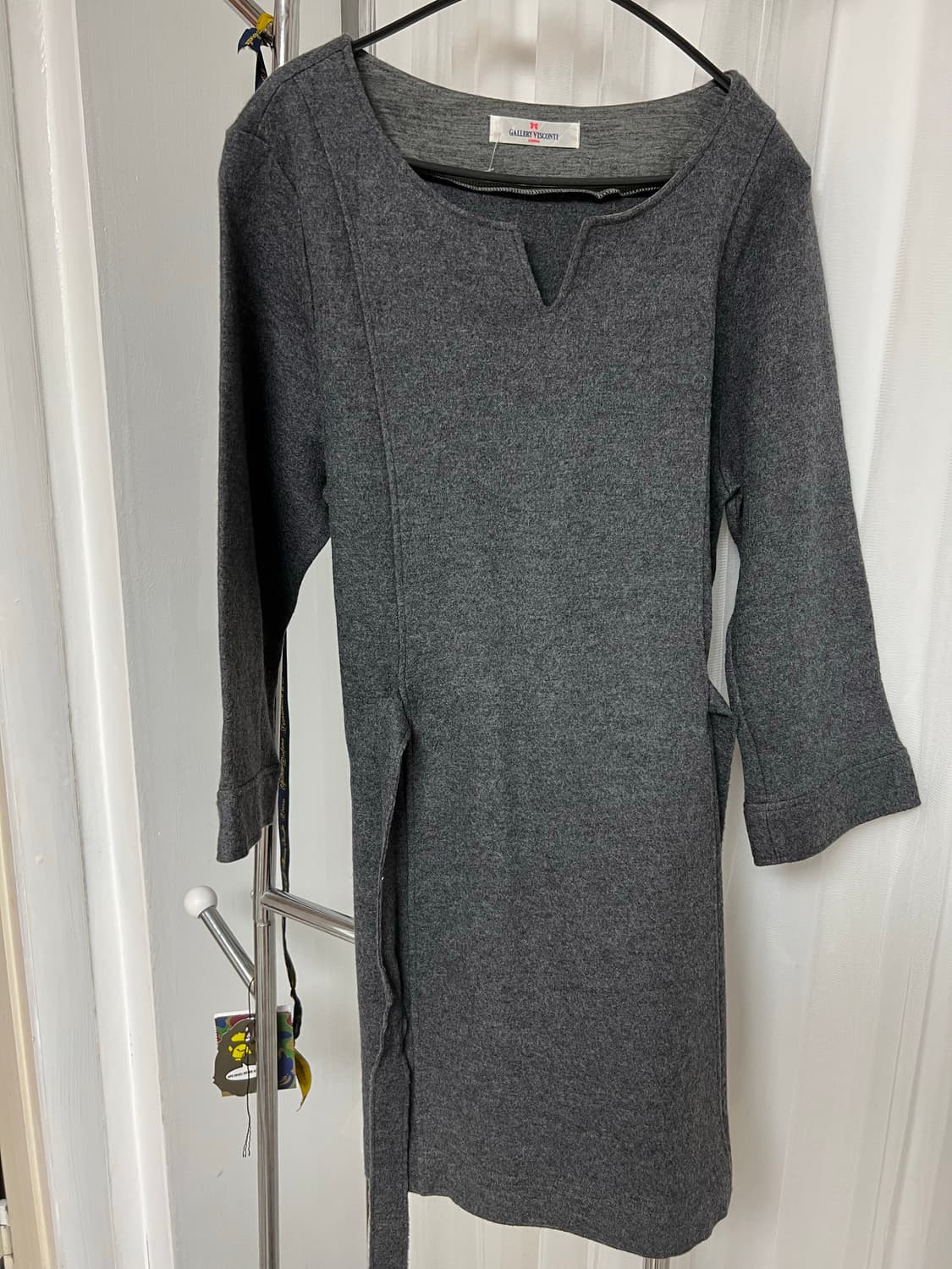 차콜 롱 슬리브 뒷리본 벨트 원피스 상품이미지7