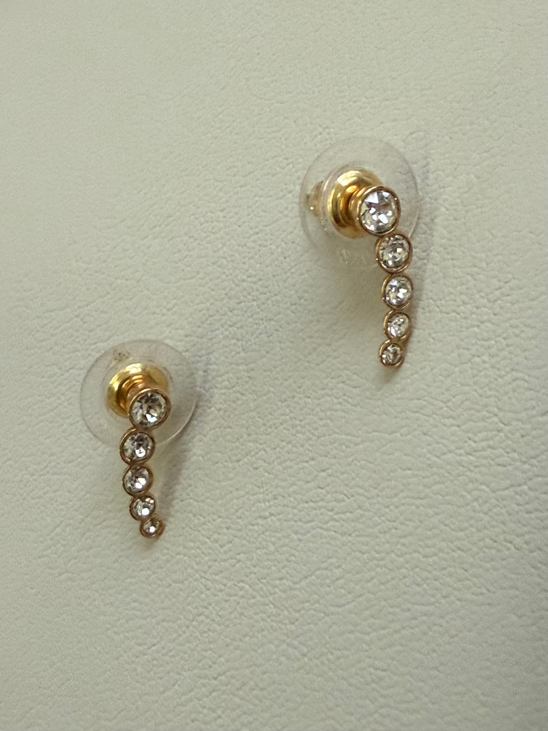 [새상품] 스와로브스키 Harley 이어커프 귀걸이 크리스탈 골드 티파니 상품이미지3