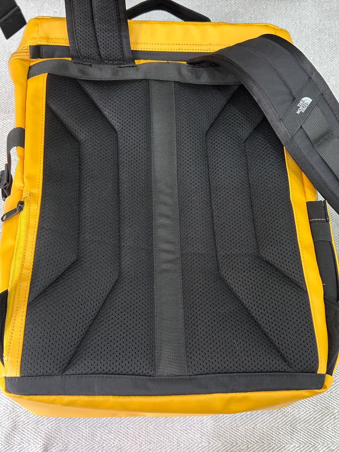 노스페이스 알파 박스 백팩 노트북 가방 (상태최상) 상품이미지4