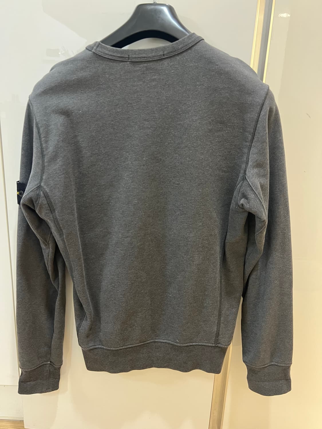 스톤아일랜드 차콜 맨투맨 M 상품이미지2