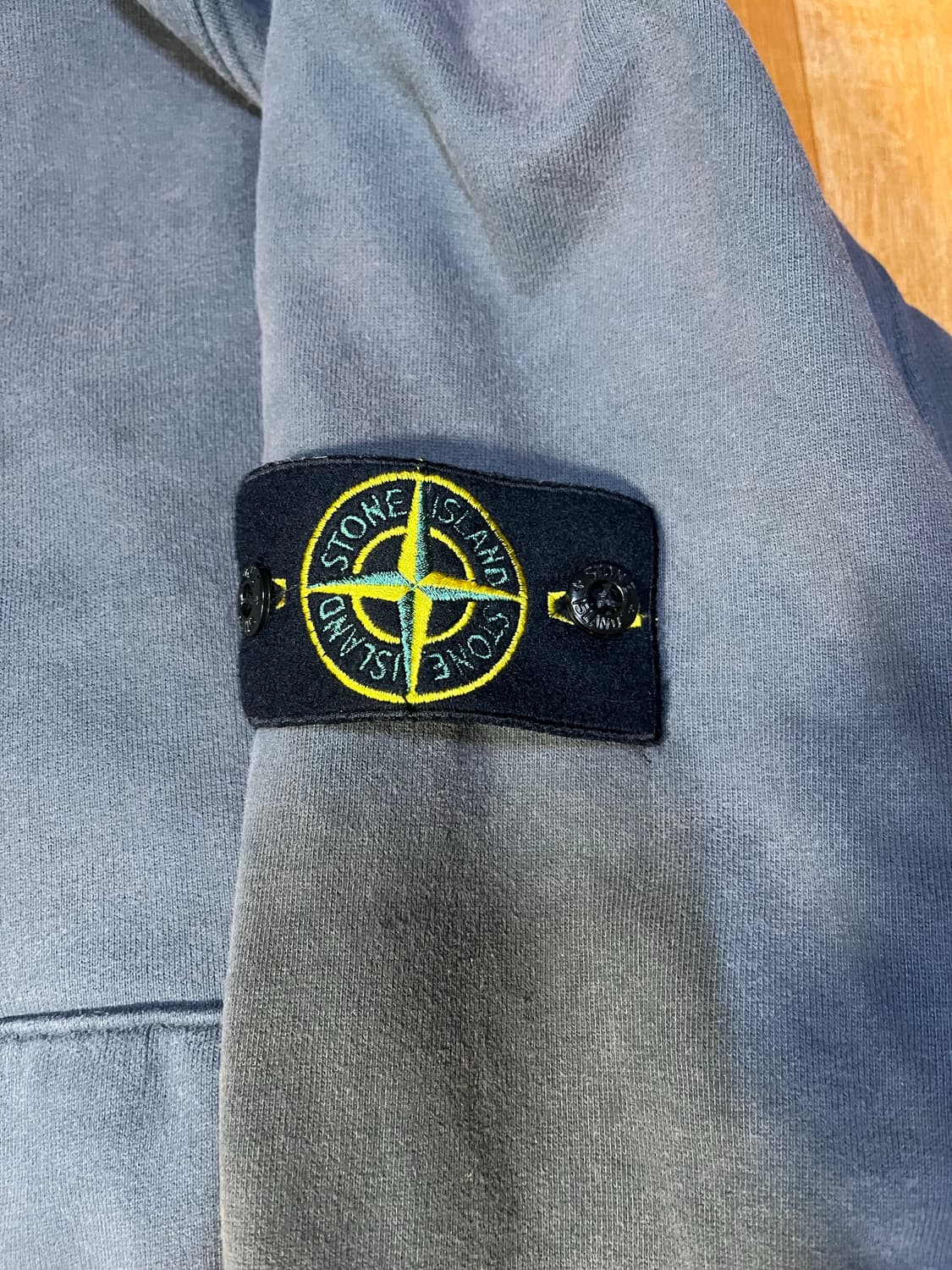 지리는 썬페이딩,물빠짐 스톤아일랜드 후드티 상품이미지5