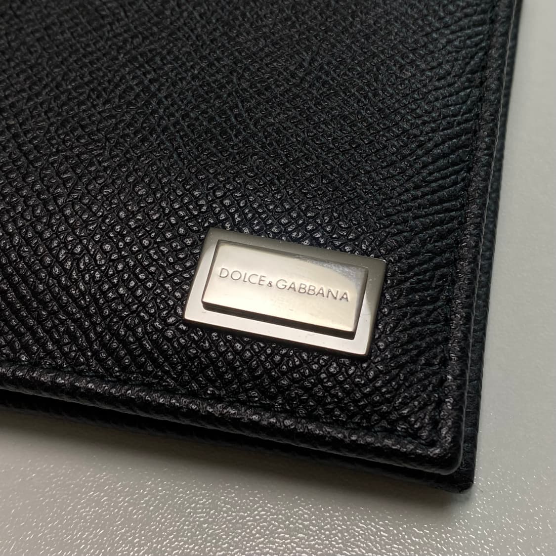 [새상품] 돌체앤가바나 스퀘어 로고 반지갑 상품이미지3
