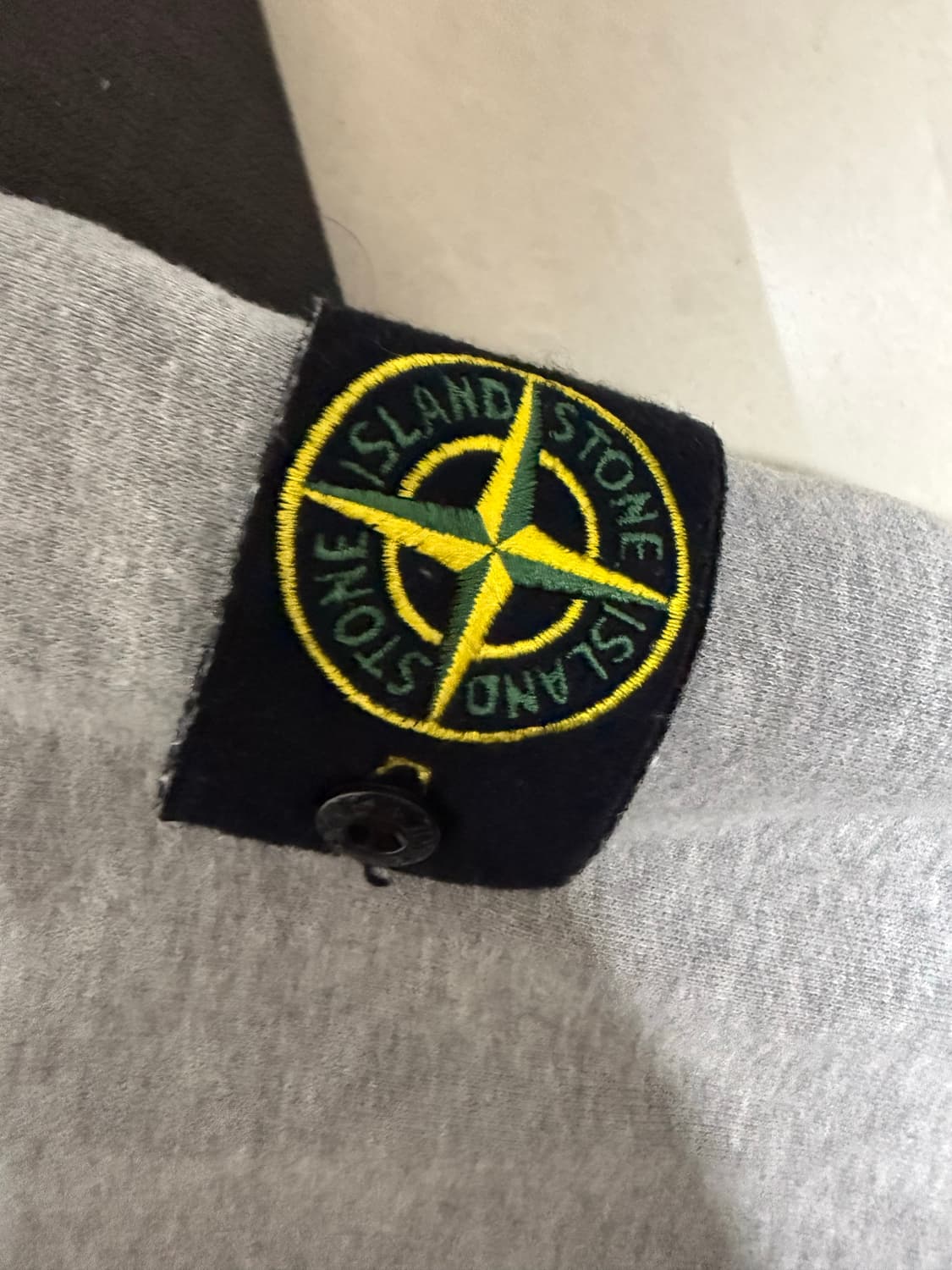 스톤 아일랜드 그레이 맨투맨M 상품이미지2