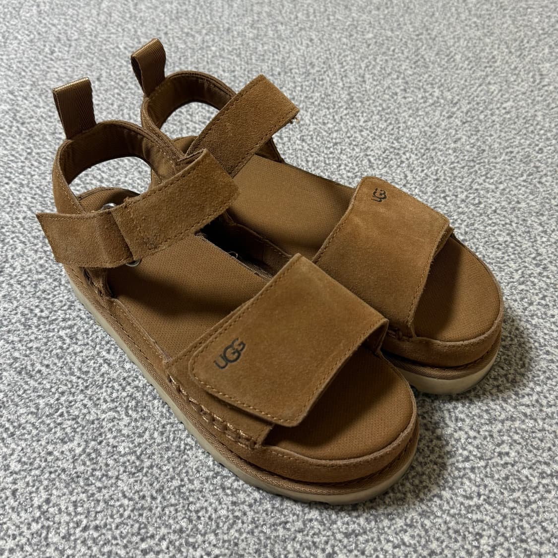 [정가 23만원] UGG 어그 스트랩 샌들 240 상품이미지4
