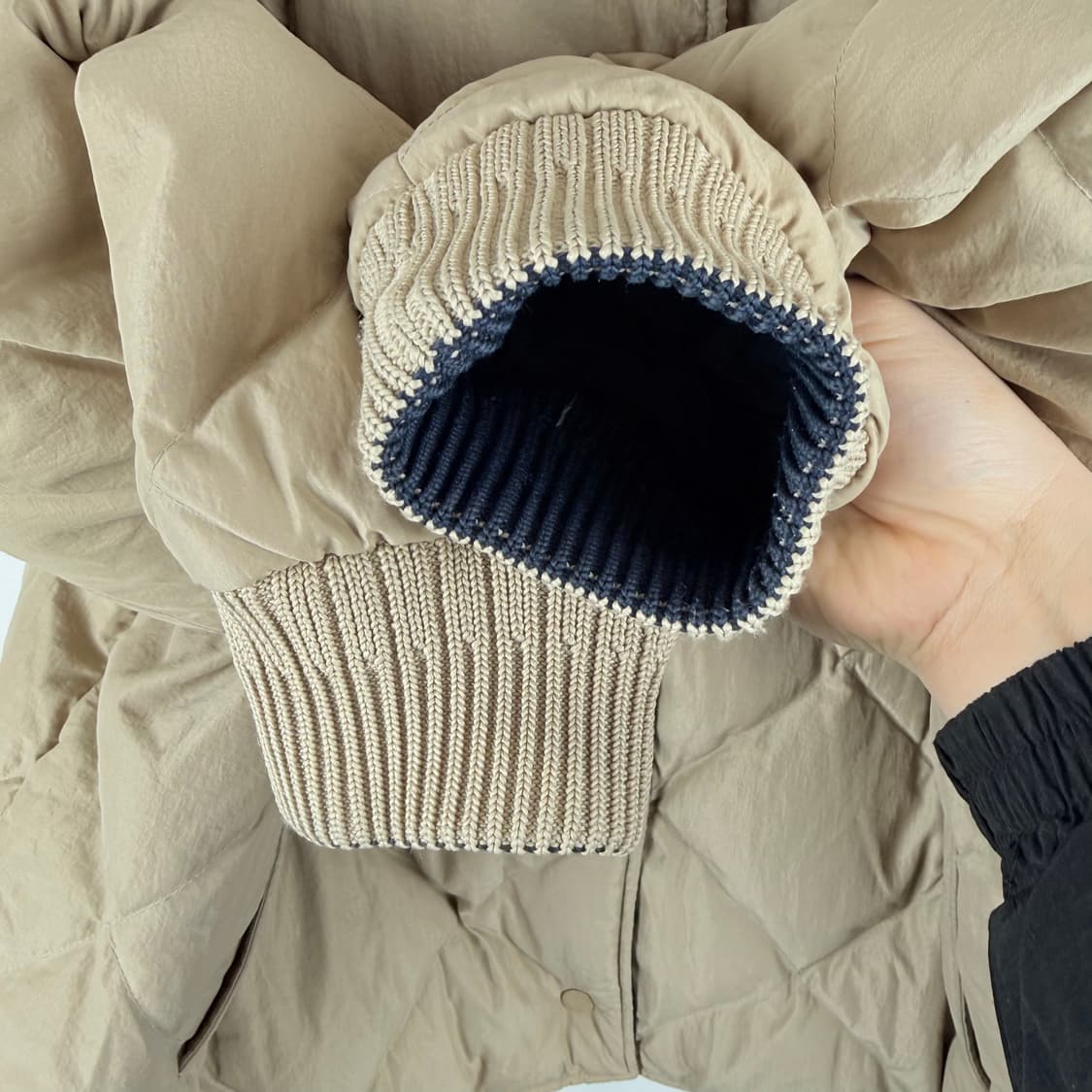 (38) 라코스테 우먼스 다이아몬드 퀼팅 리버시블 점퍼 네이비/베이지 상품이미지3