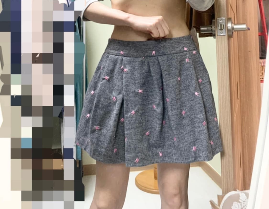 라인ㅡ그레이컬러 치마바지 55~66/핑크자수 장식/새거수준 상품이미지1