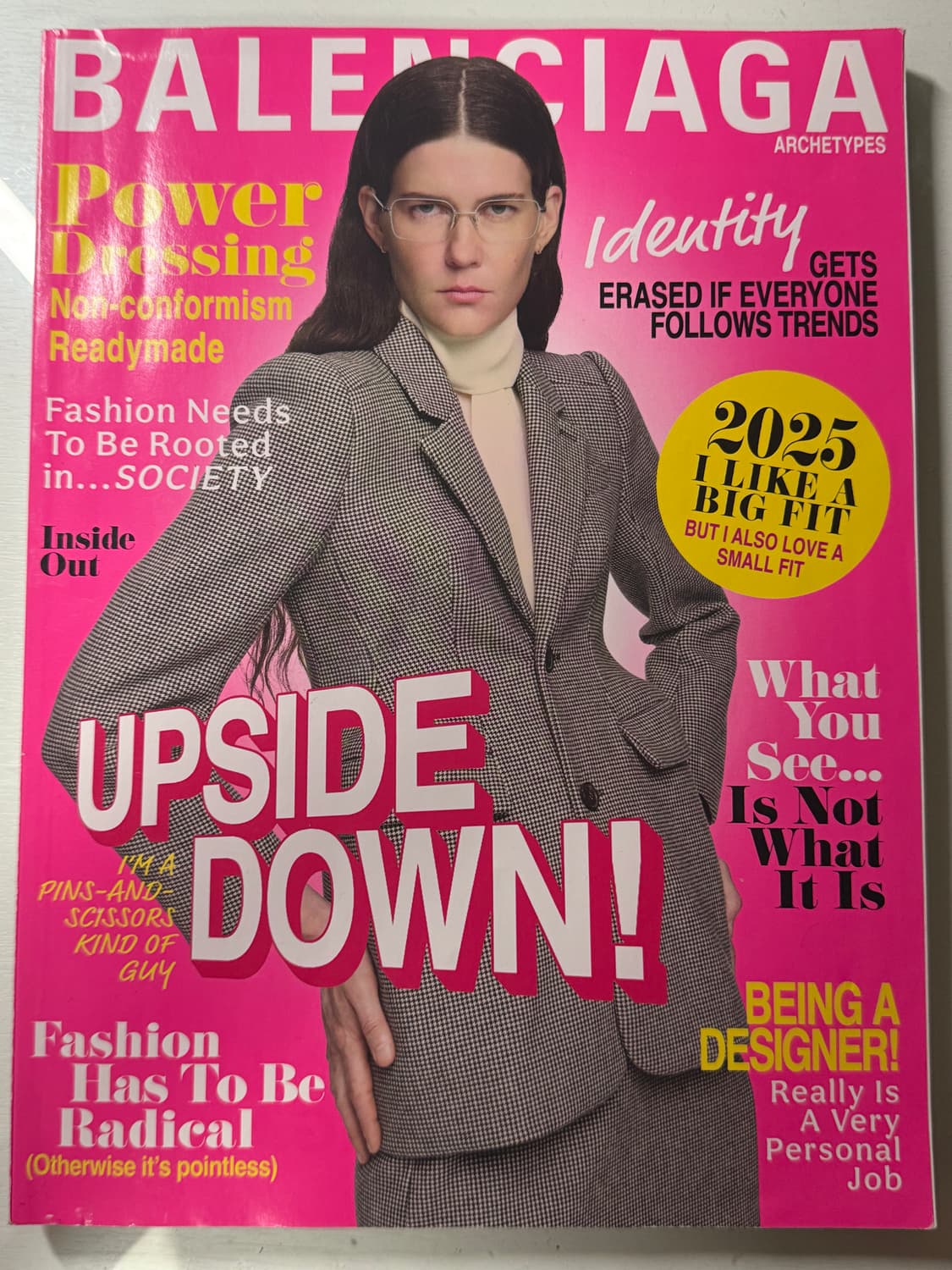 발렌시아가 매거진 상품이미지2