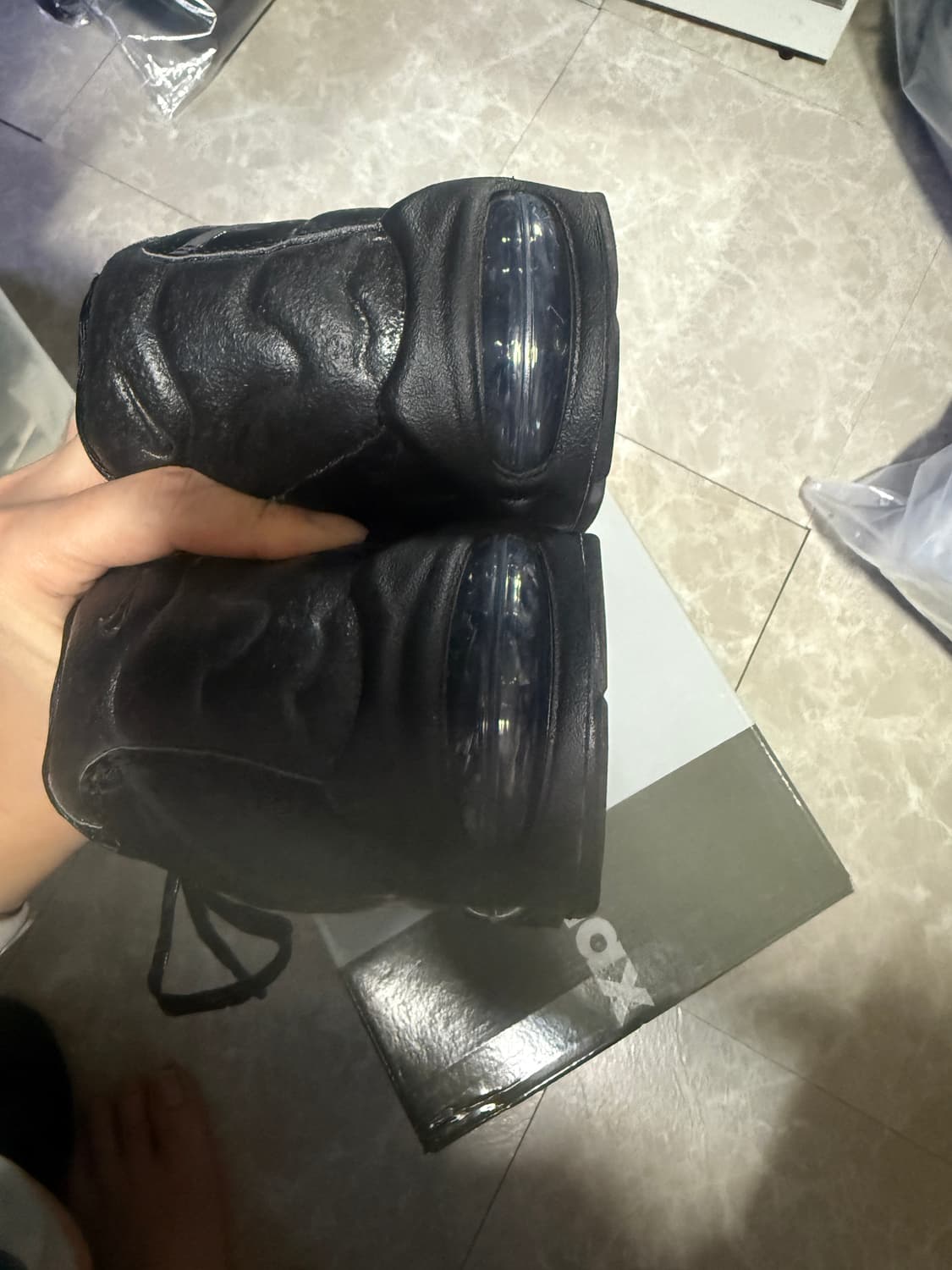 275사이즈 나이키 웍스아웃 에어맥스95 블랙 상품이미지4