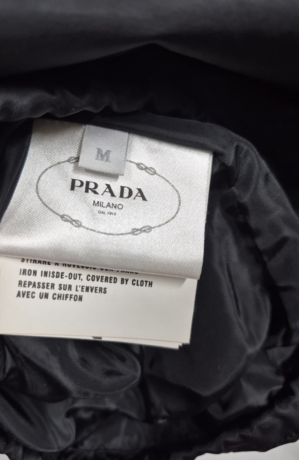 날씬77 까지 정품 프라다 나일론 방수 사파리 자켓 상품이미지7