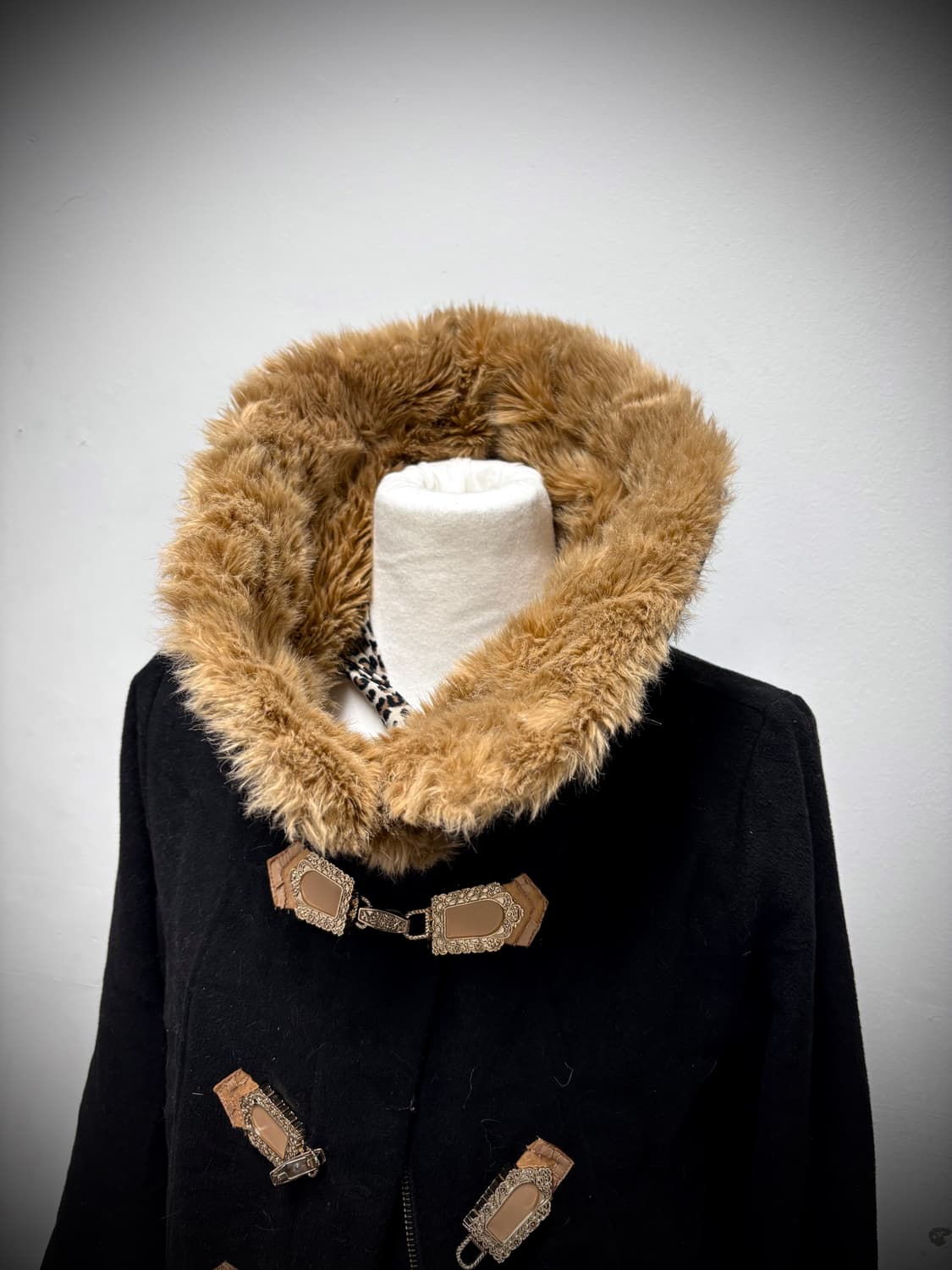 [Cecil Mcbee] Gal Mood Fur Detail Black  상품이미지5