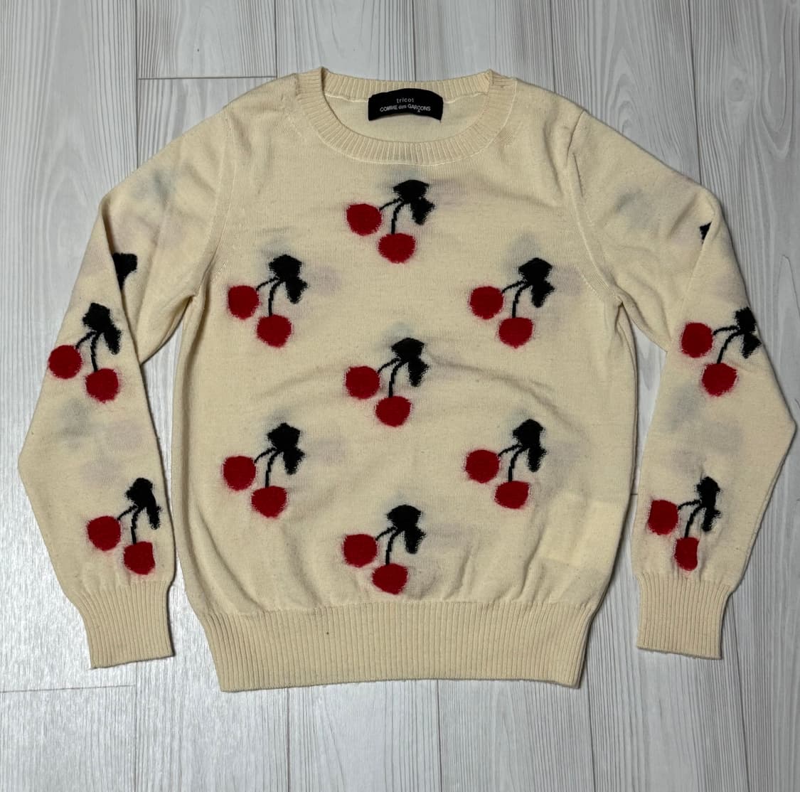 꼼데가르송 트리콧 체리 니트 상품이미지1