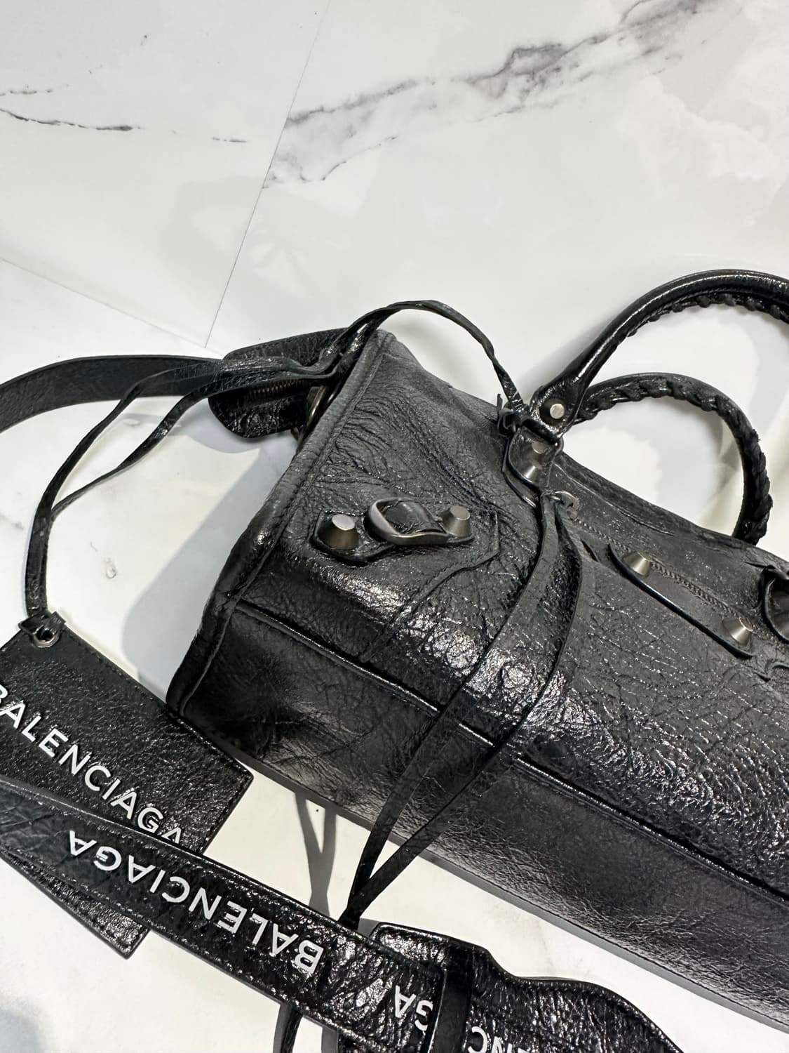 [SA 정품] 발렌시아가 로고스트랩 시티 모터백 스몰 상품이미지5