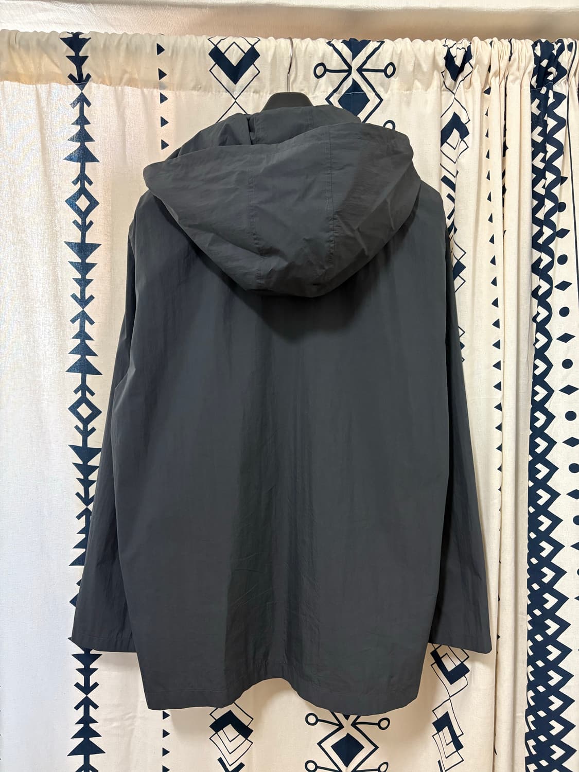 아모멘토 / 디테처블 후디 셔츠 차콜 상품이미지6