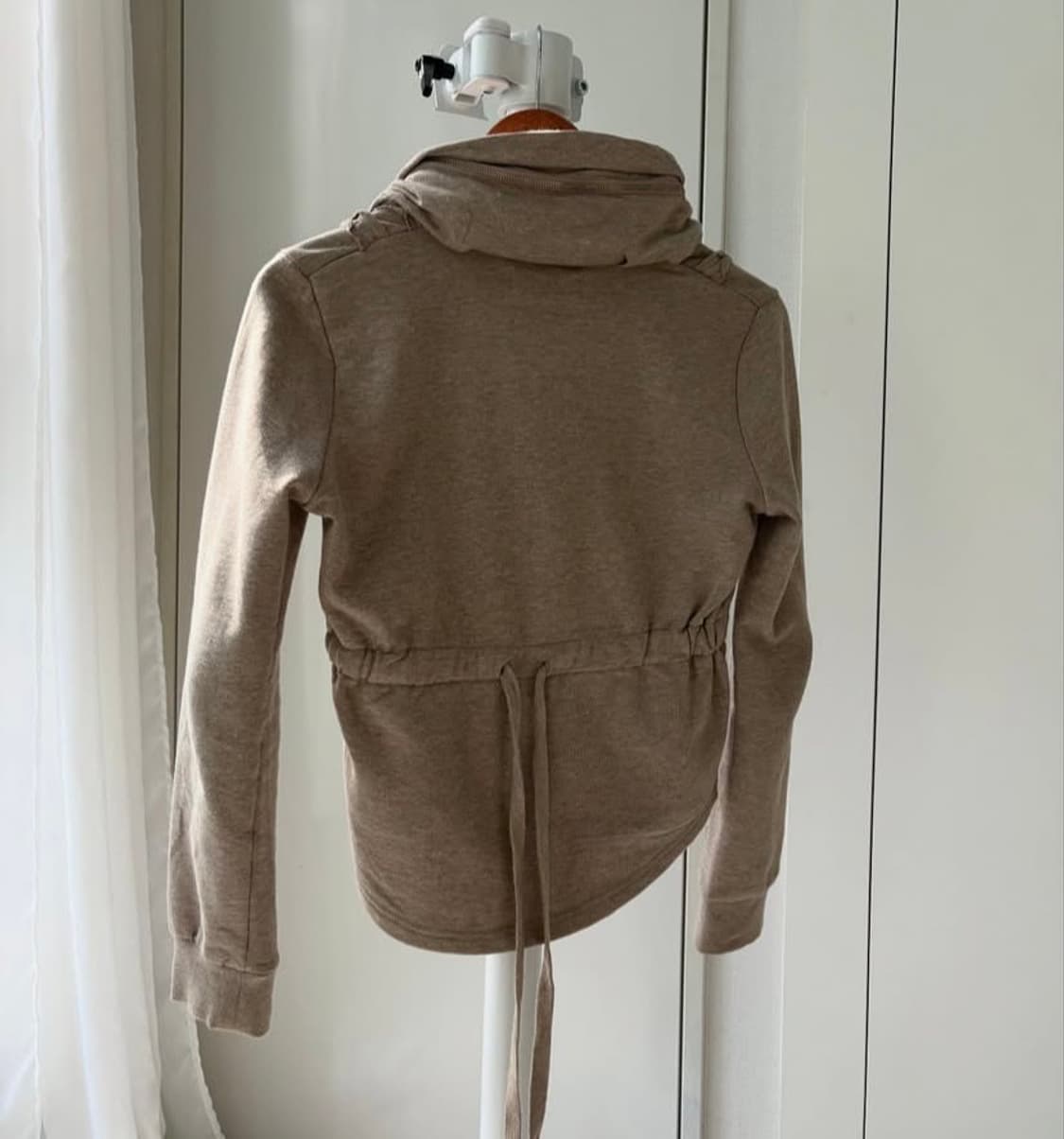 Ruffle Hoodie Zip-Up 상품이미지3