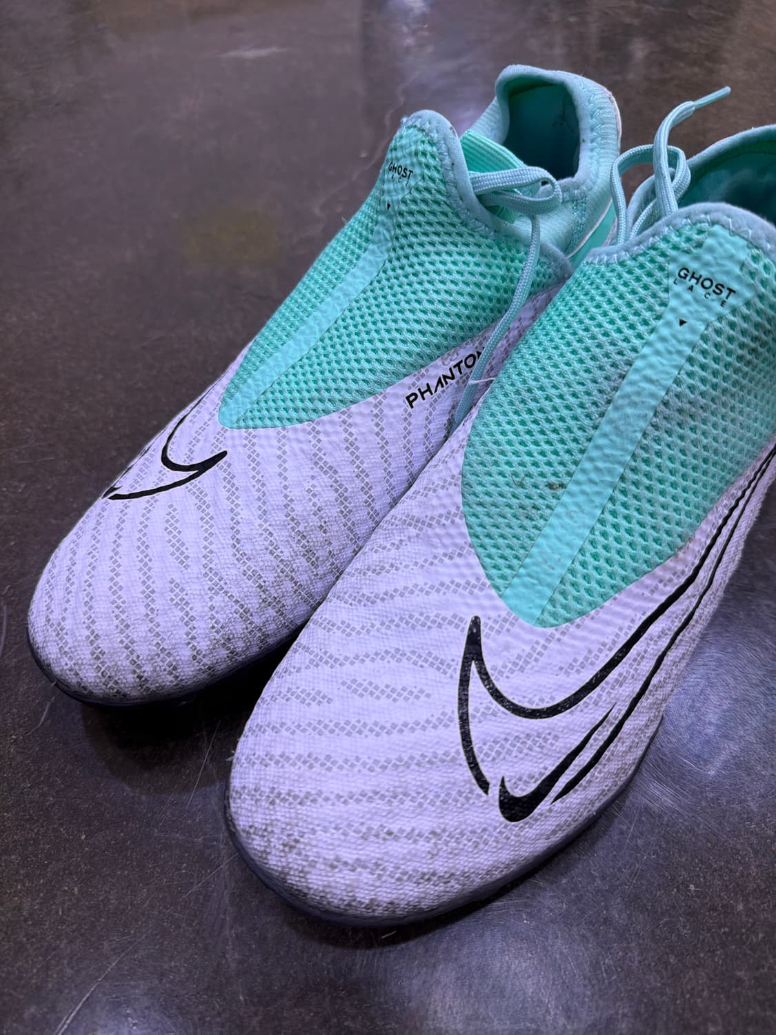 나이키 팬텀 GX 아카데미 DF TF 풋살화 250 상품이미지3