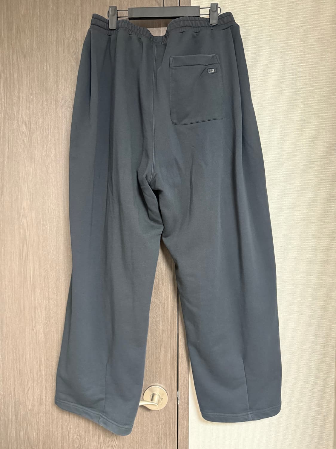 뉴발란스 UNI 에센셜 클래식 오버와이드 팬츠 XL 상품이미지4