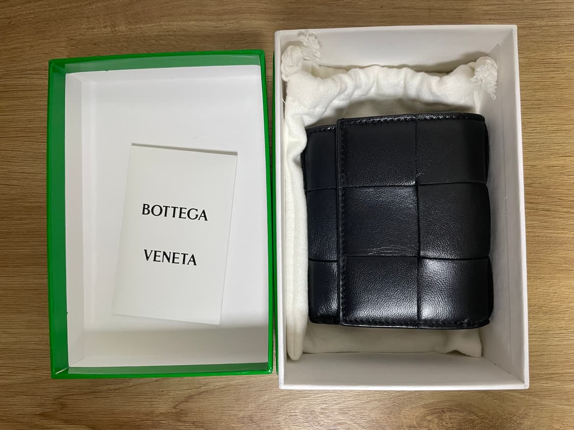 보테가베네타 카세트 지갑 상품이미지1