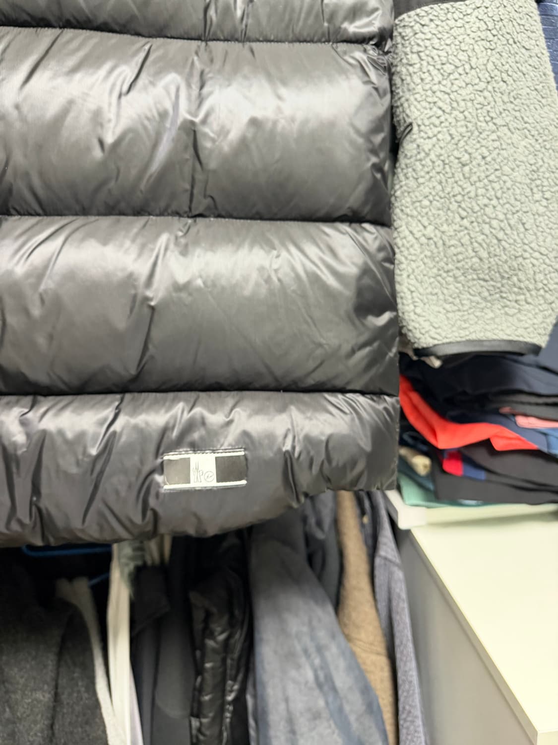 [3] 몽클레어 x 프라그먼트 패딩 조끼 베스트 상품이미지8