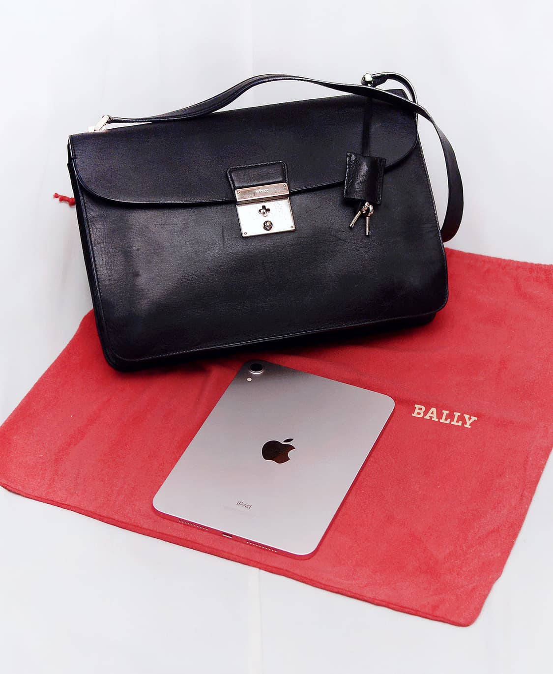 발리 (BALLY) 로아노 클래식 패드락 베지터블 레더 플랩 숄더백 상품이미지10
