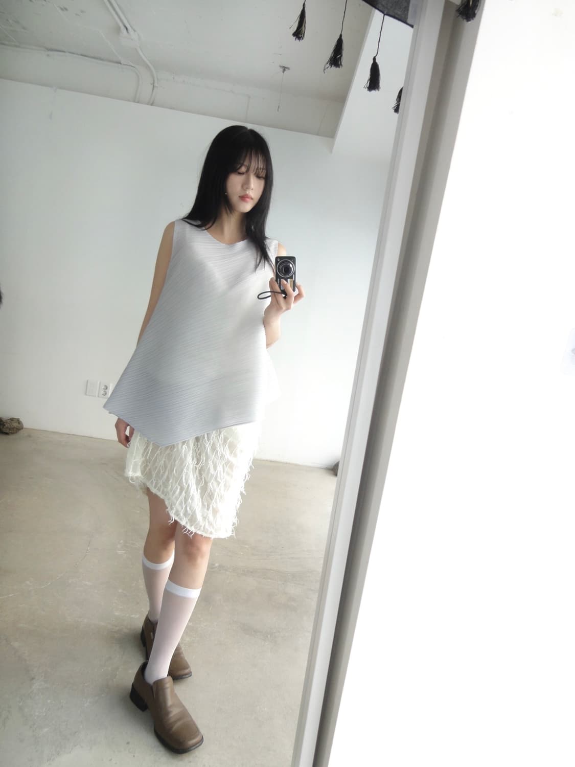 Swirl pleats top / light gray 상품이미지4