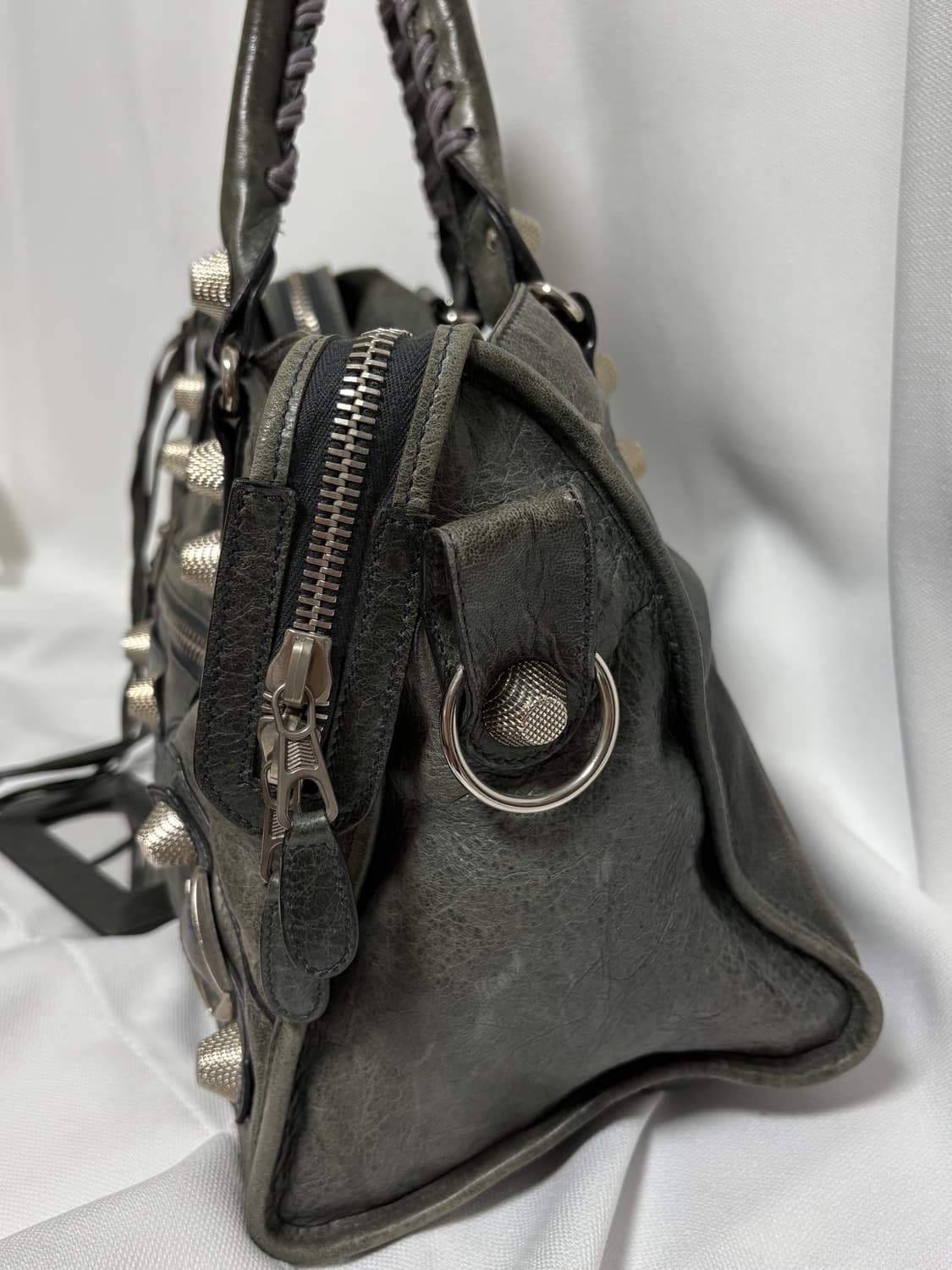 발렌시아가 자이언트 파트타임 모터백 그레이 상품이미지9