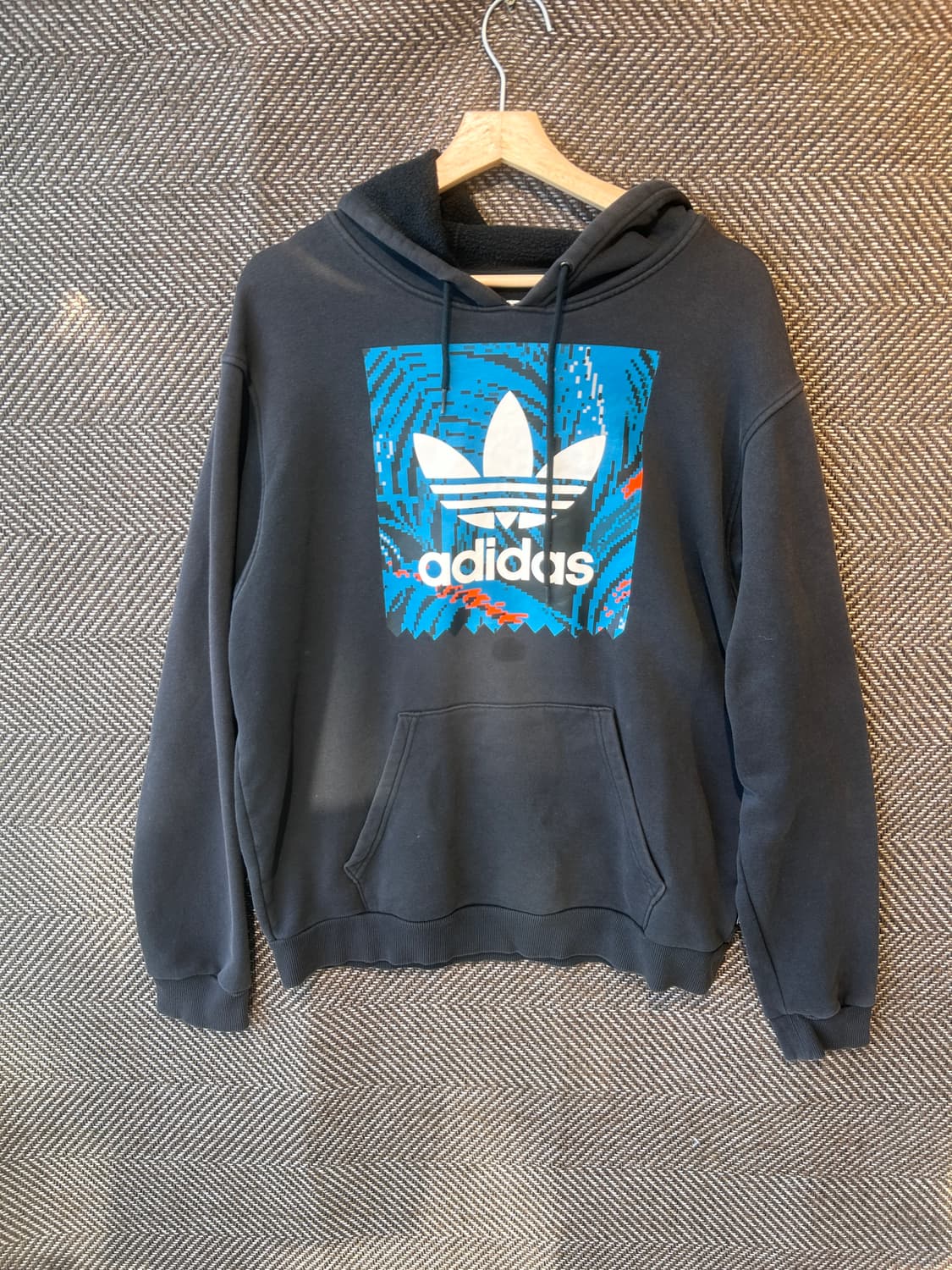 아디다스 그래픽 후드티 상품이미지1