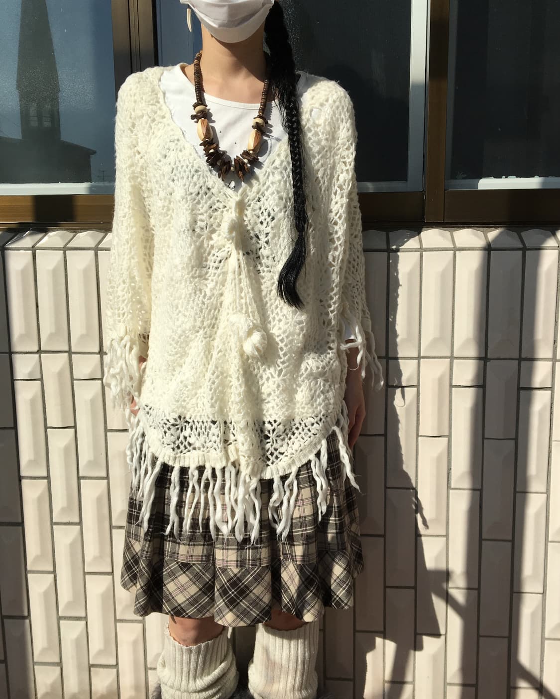 Pom pom fringe knit cape 상품이미지8