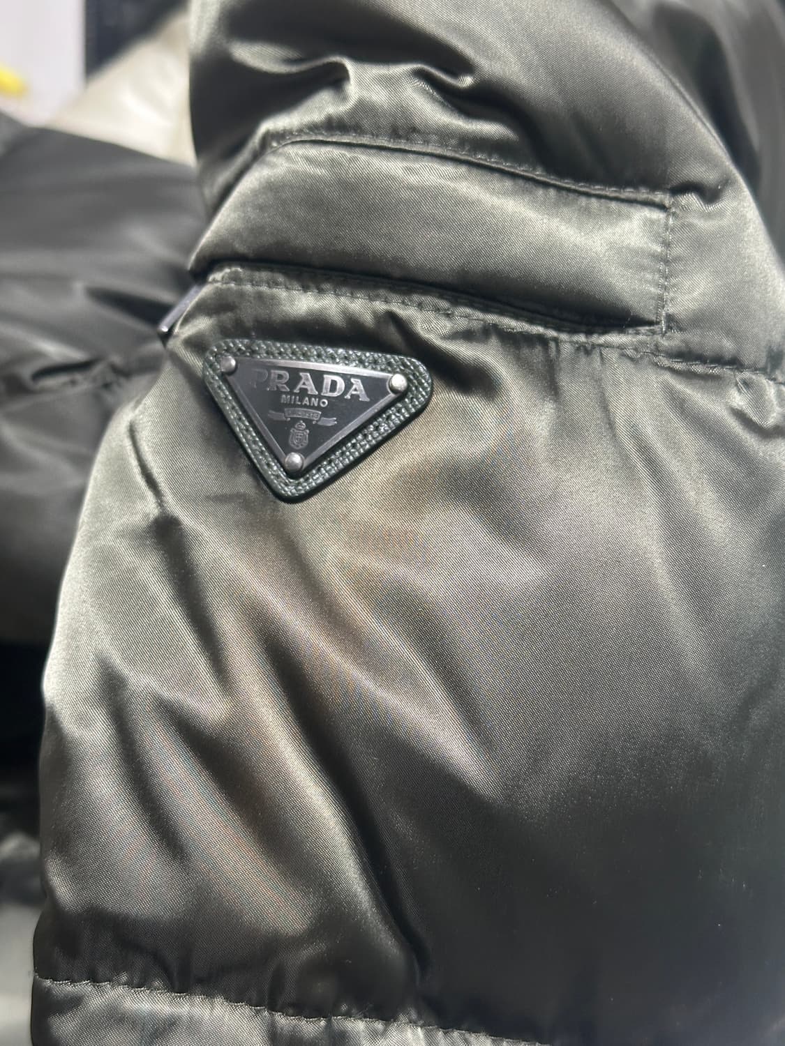 프라다 여성 롱패딩 40사이즈 카키색 상품이미지7