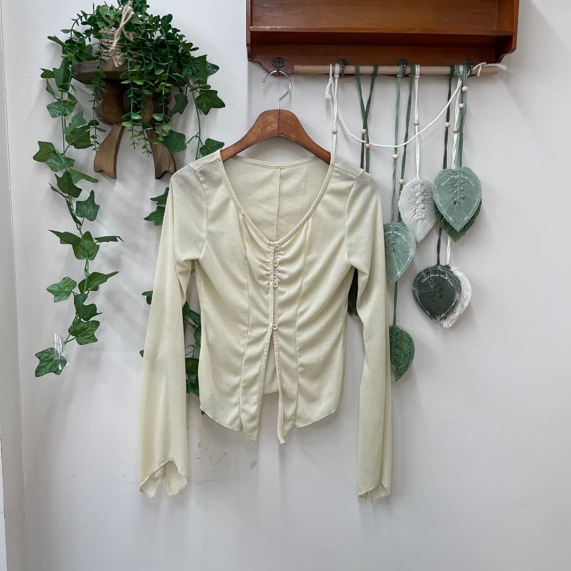 슬림핏 아이보리 가디건형 긴팔 티셔츠 상품이미지1