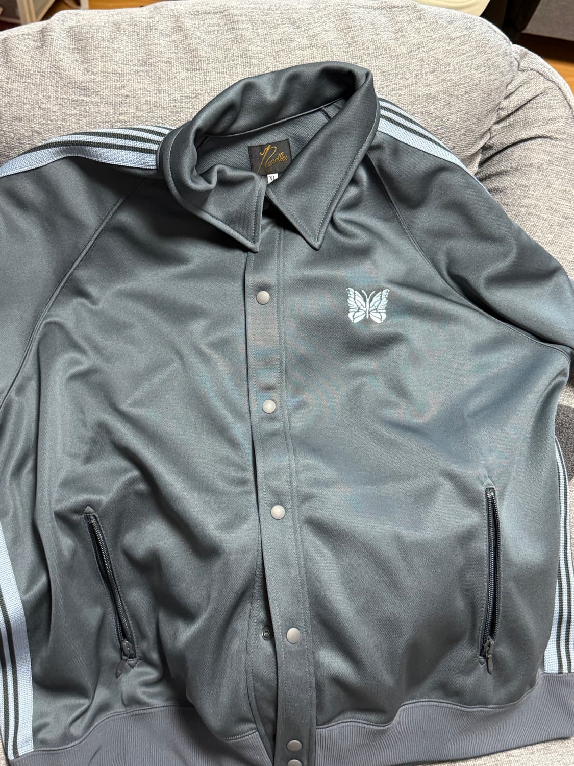 니들스 스튜디오스 별주 트랙 스냅 자켓 상품이미지5