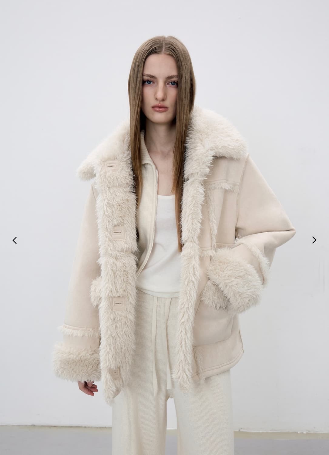 문트 무스탕 아이보리 구해요!! 상품이미지3