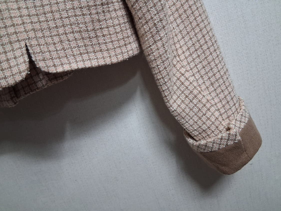 일본빈티지 vivid 부띠크 춘추 크롭쟈켓 라운드카라탈부착 66
원산지  상품이미지7