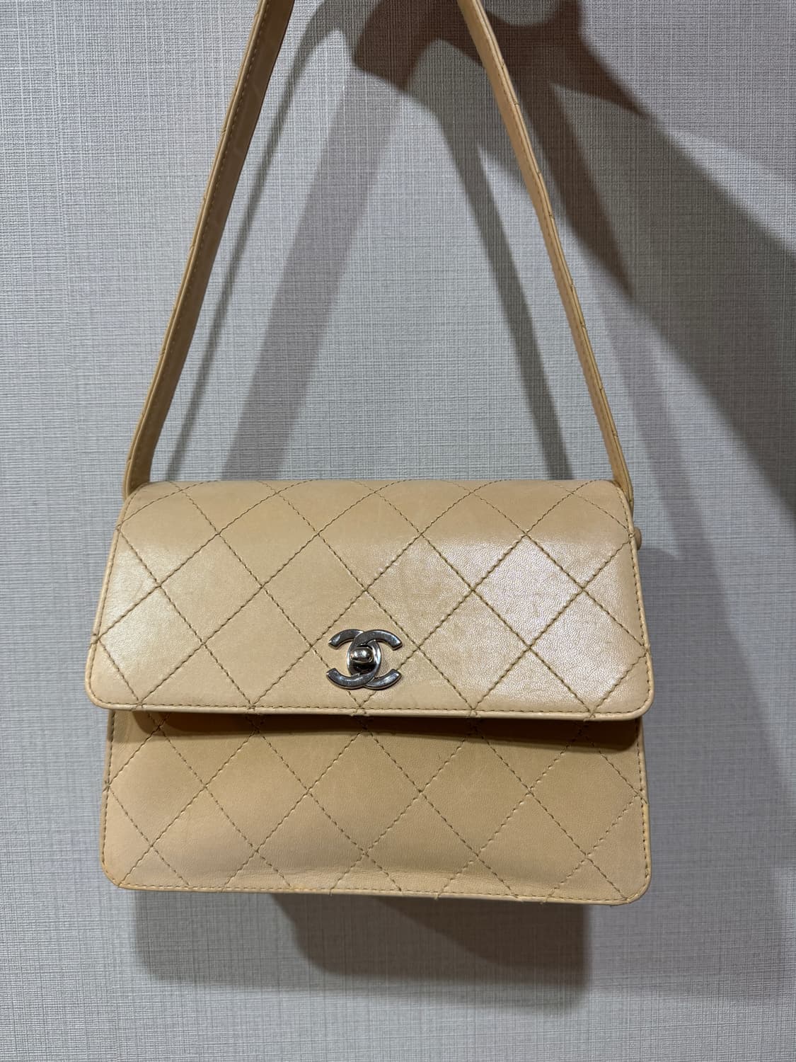샤넬 클래식 베이지 숄더백 (샤넬 턴락빈티지 숄더백) 상품이미지5