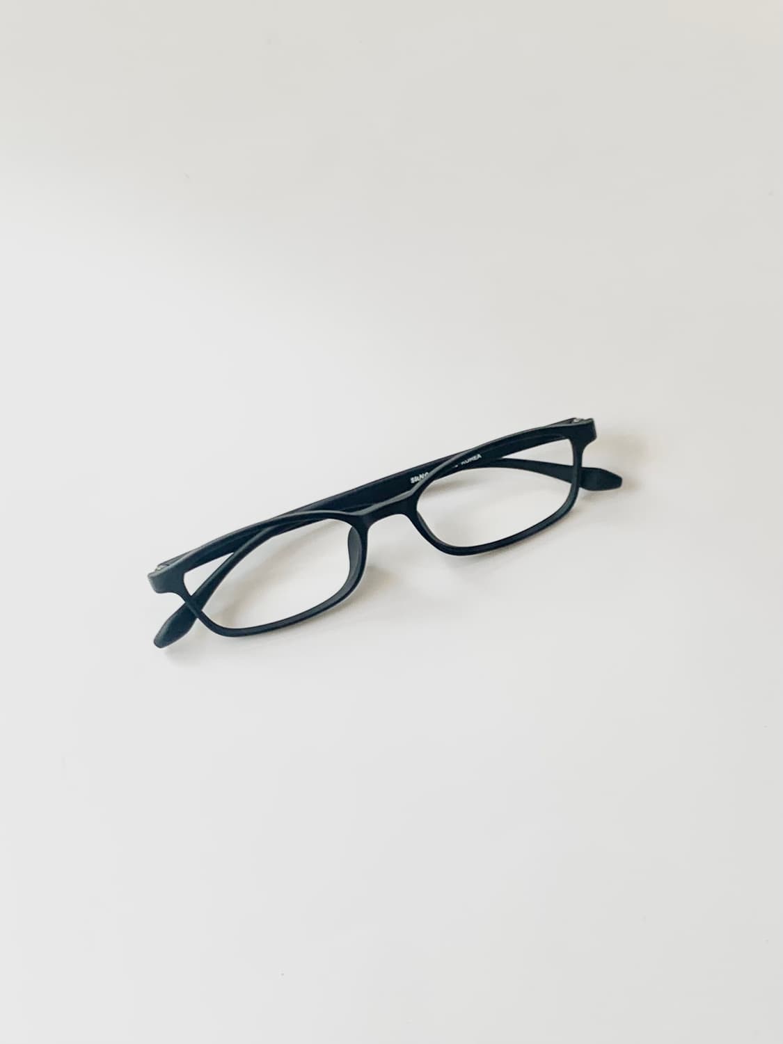 [픽키-617] 무광 매트 블랙 사각 뿔테 안경 데드스탁 초경량 상품이미지1