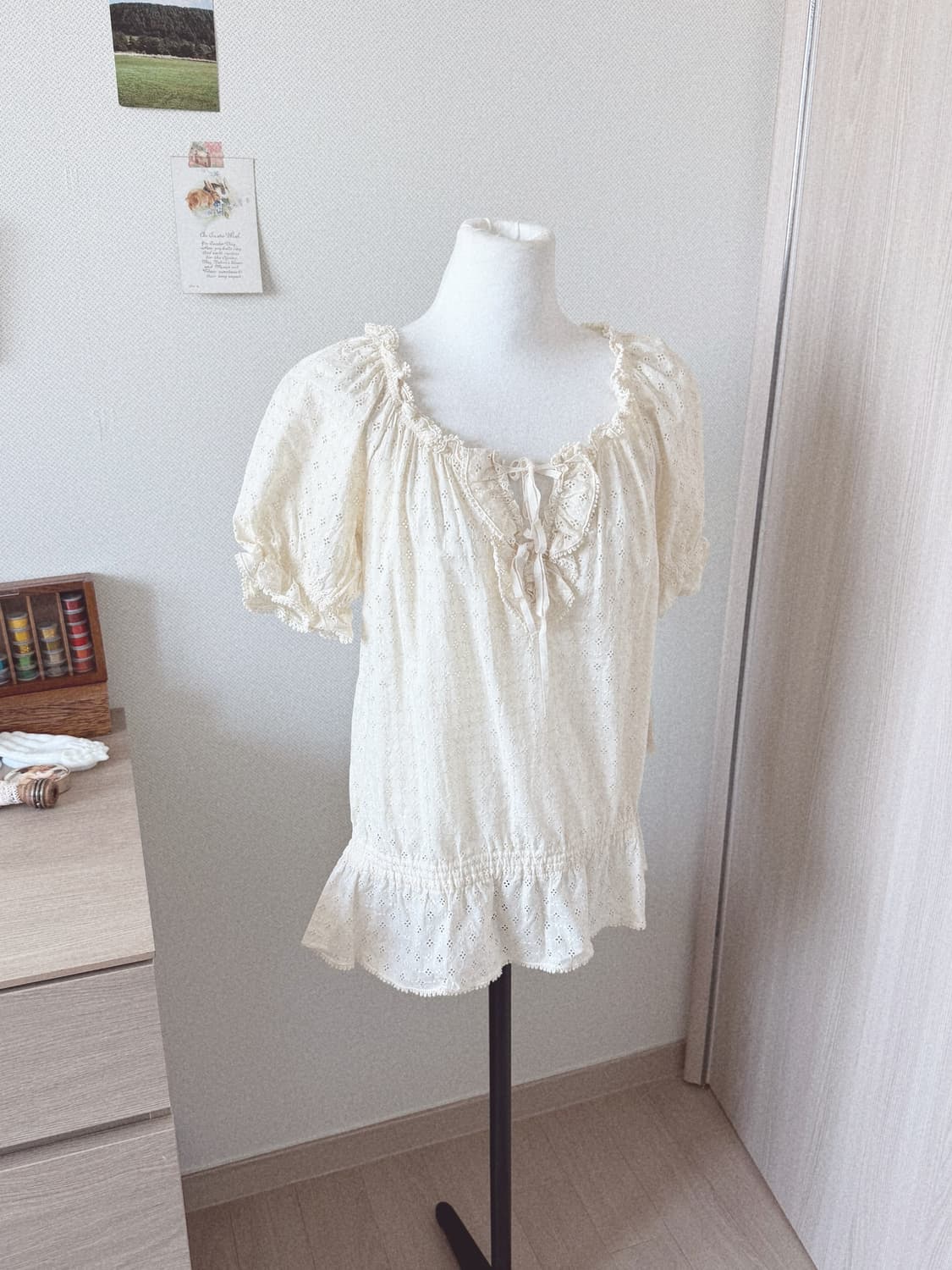 레스트로즈 자수 블라우스 새상품 상품이미지2