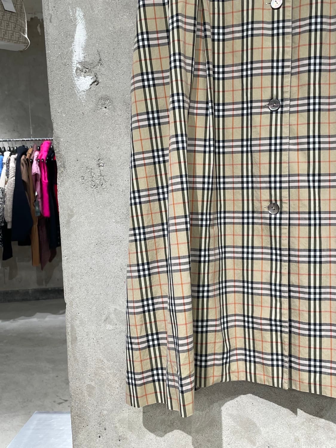 버버리 베이지 노바체크 버튼 핀턱 하프 롱 원피스 상품이미지4